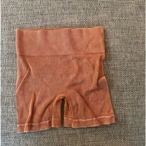 Women's Seamless Crossover Waistband Bike
Shorts Colsie Orange size XL